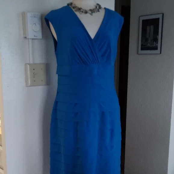 Blue Ruched  Pleated Sleeveless Dress - Picture 11 of 16